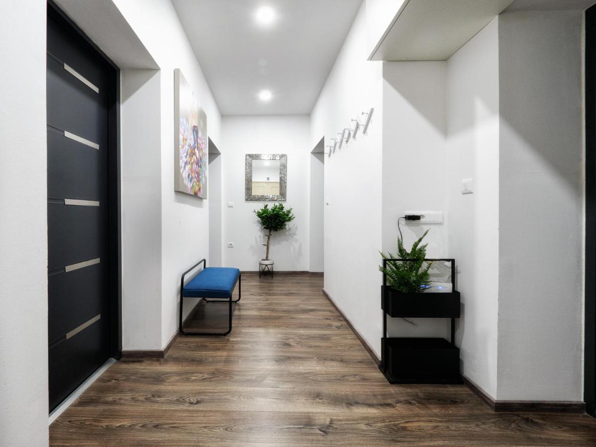 Arena Delight Studio Apartments Pula Exterior foto